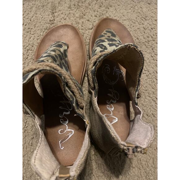 Women's Very G leopard Sandals size 6 - Picture 5 of 6